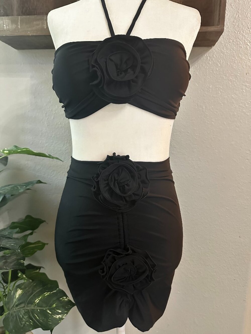 Black 3D Rose Floral Halter Top & Skirt Set Small